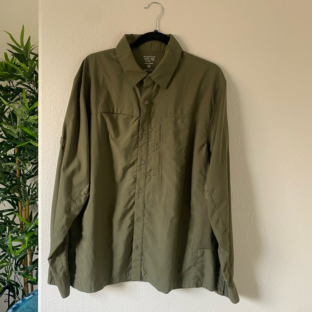 Mountain Hardwear men’s button down shirt